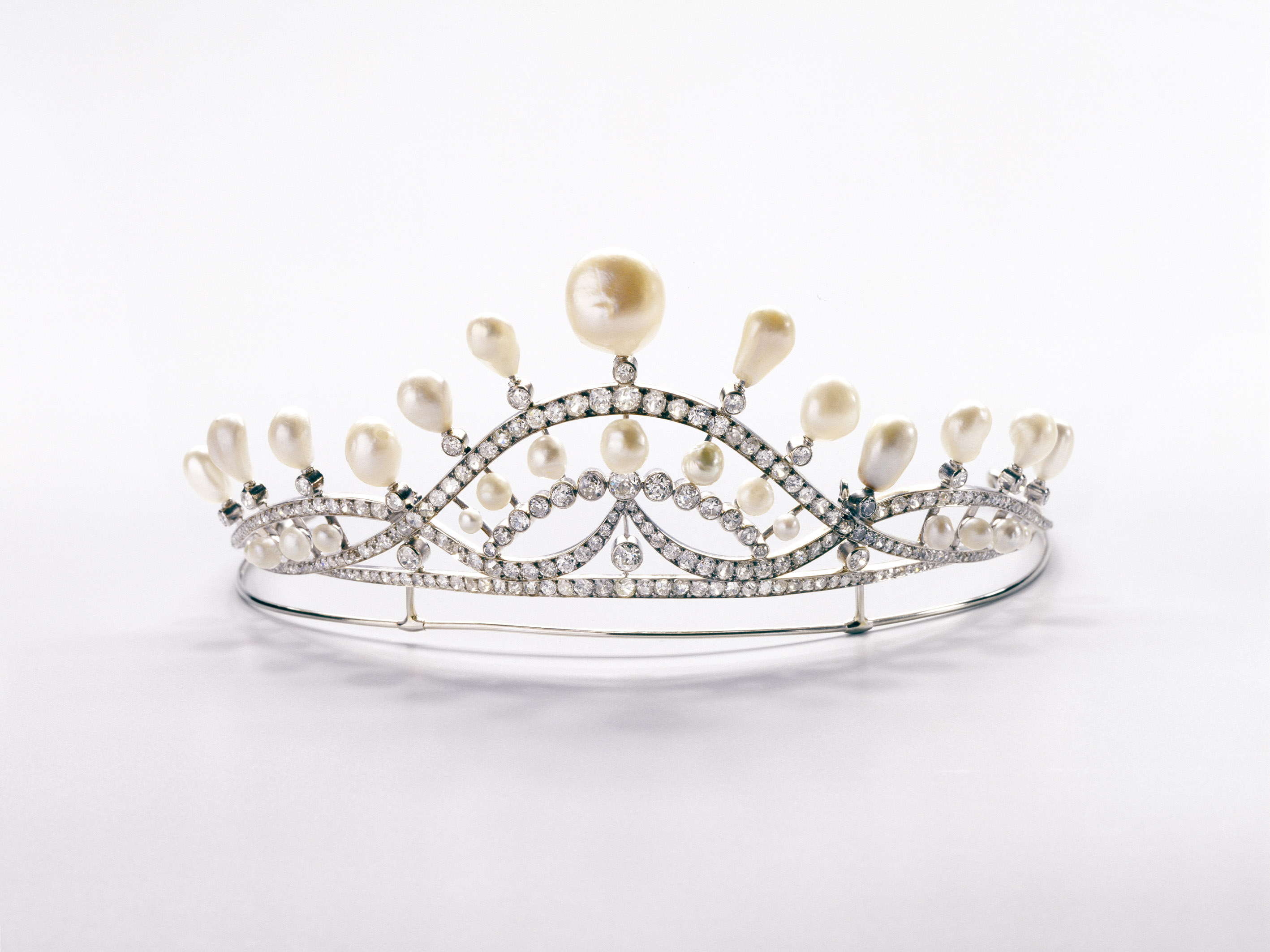 217-Chaumet pearl tiara