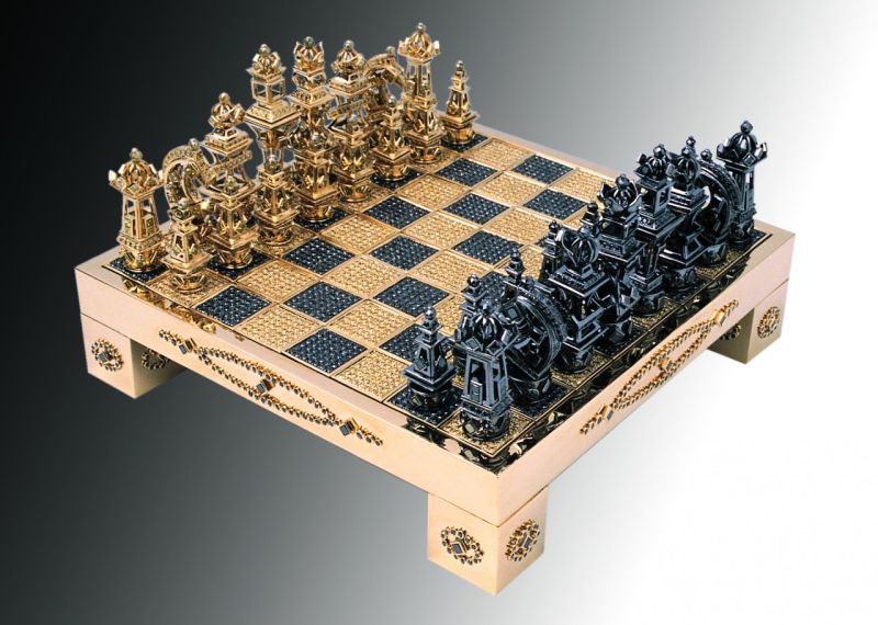 diamond_encrusted_18k_solid_gold_chess_set