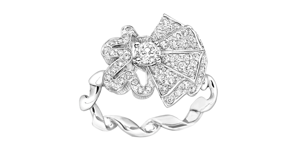 Archi DiorCocotte 18K 白金及鑽石戒指（HK$ 109,000）